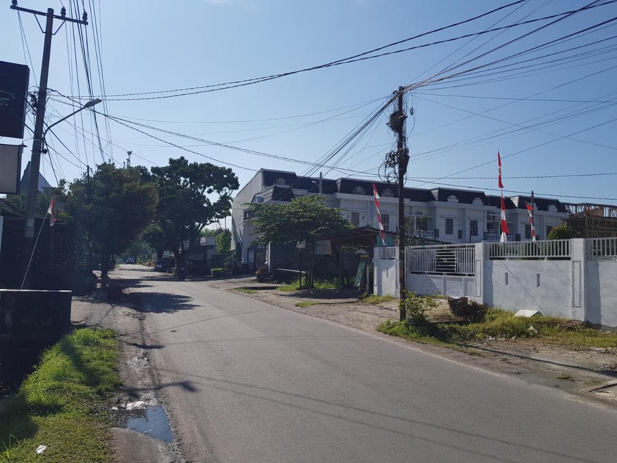 Oyo 93162 Cempaka Syariah Hotell Medan Exteriör bild