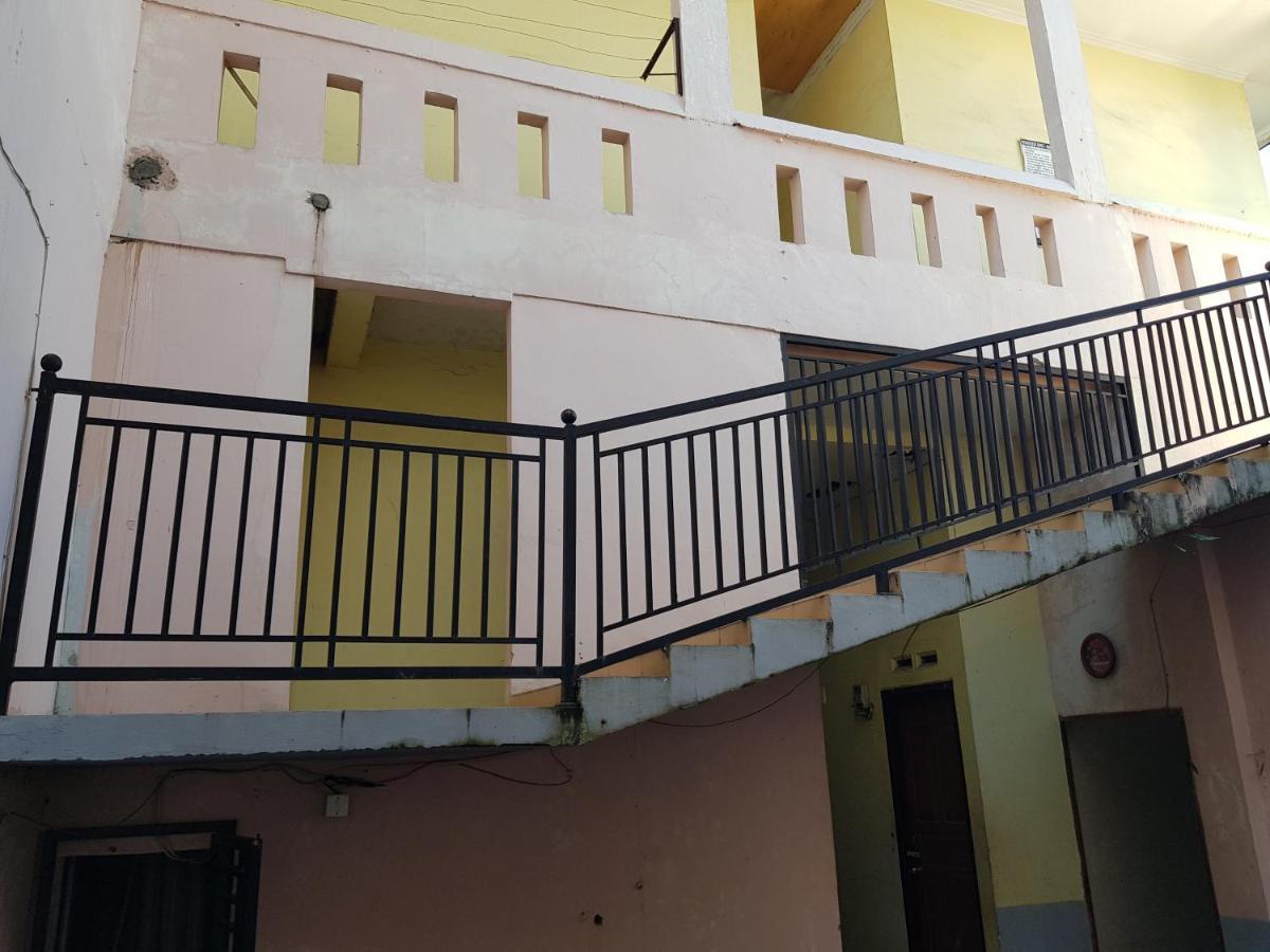 Oyo 93162 Cempaka Syariah Hotell Medan Exteriör bild